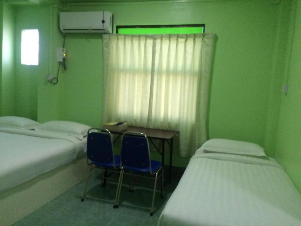 Nay Chi Linn Hotel Pathein Exterior foto