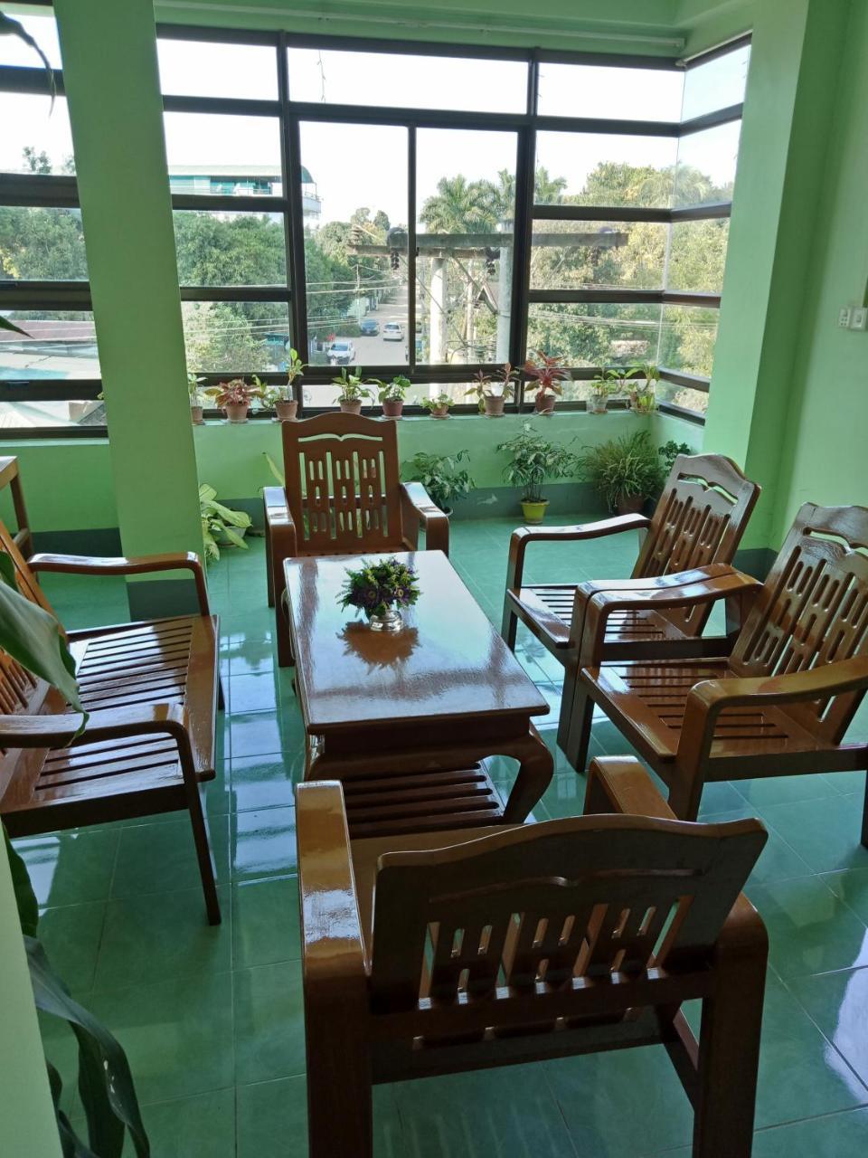 Nay Chi Linn Hotel Pathein Exterior foto