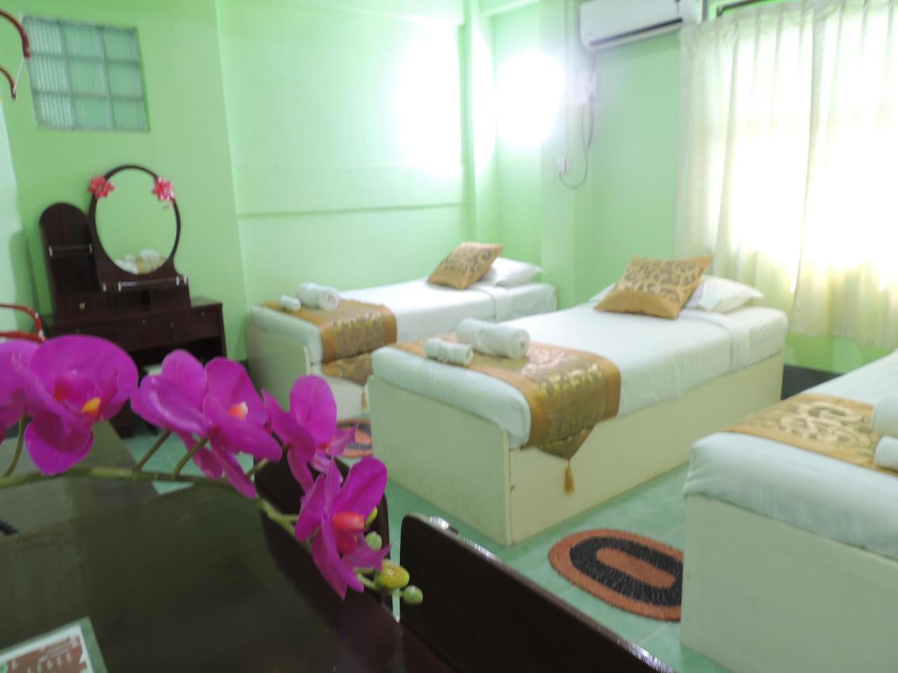 Nay Chi Linn Hotel Pathein Exterior foto